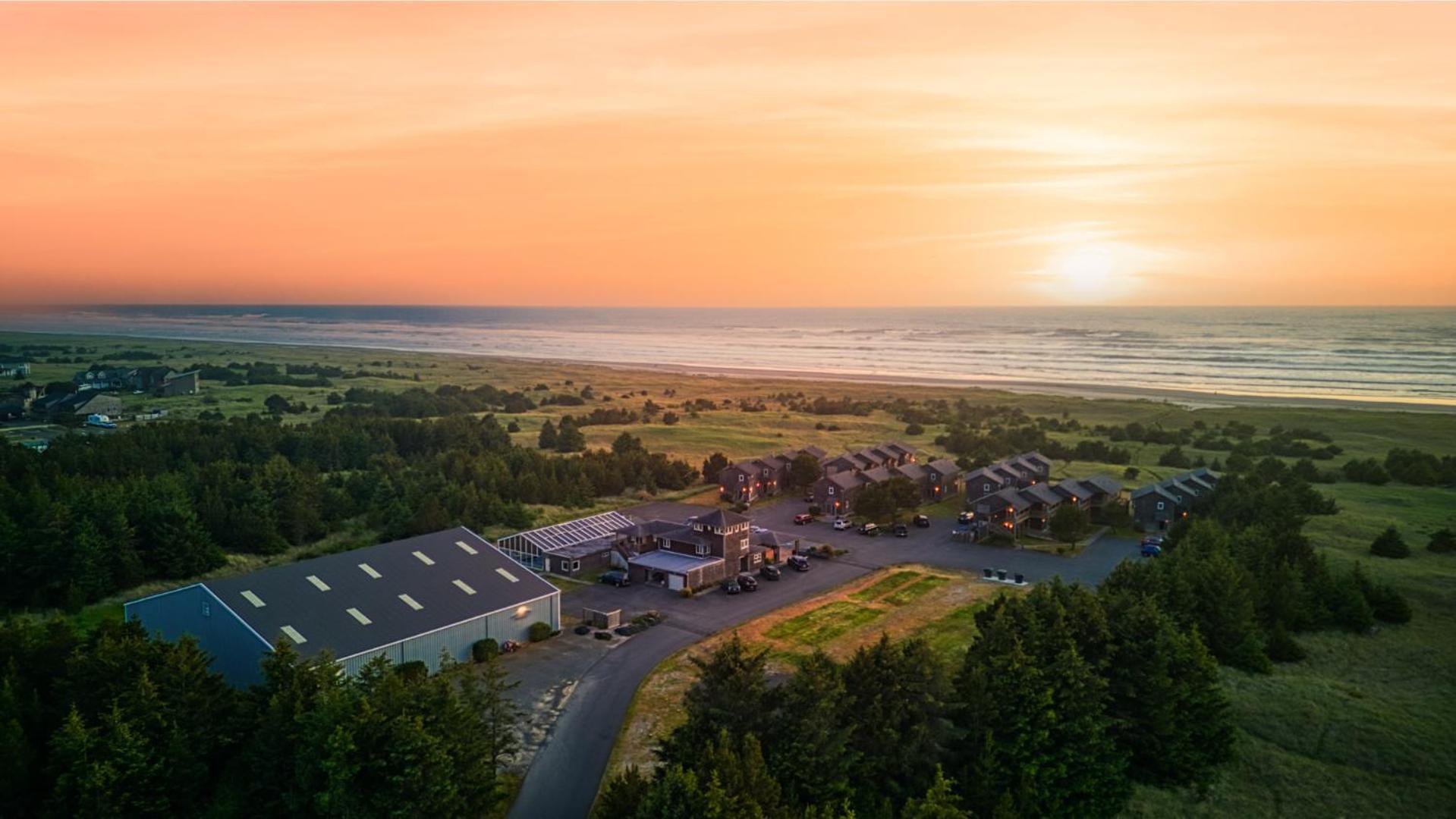 Lighthouse Oceanfront Resort Long Beach Buitenkant foto
